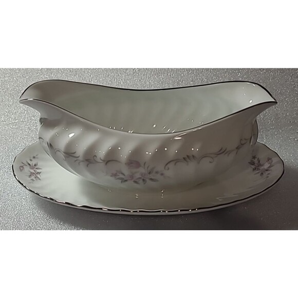 Beautiful Gold Standard Genuine Porcelain China Gravy Bowl with Attached Tray - Picture 1 of 6